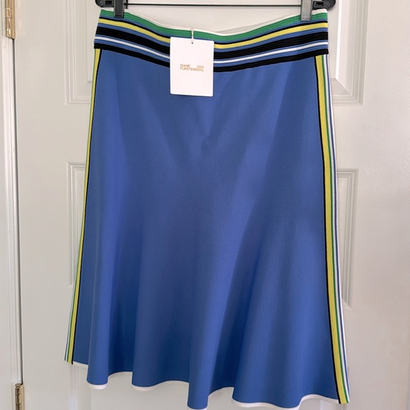 New with tags. Diane Van Furstenberg.  Top and skirts set  Both extra large - Picture 4 of 6